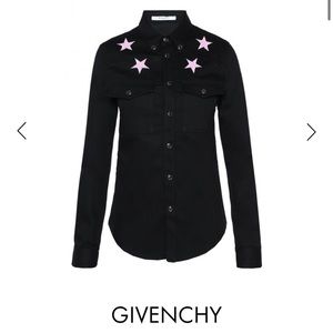 💕GIVENCHY
STAR-PATTERNED DENIM SHIRT 🌟